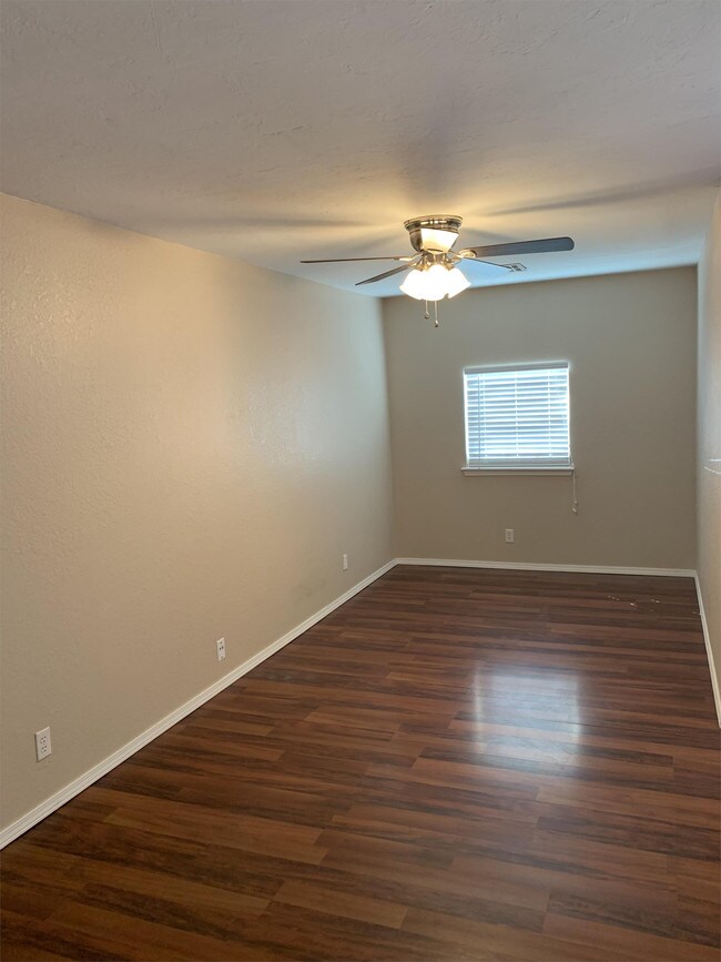 Building Photo - 1138 S Highland Dr