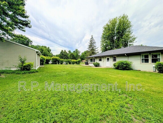 Foto del edificio - 3100 Orchard Ave N