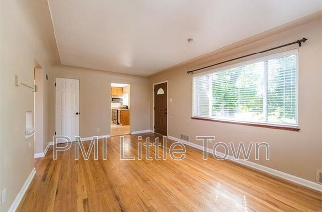 Foto del edificio - 3620 Hudson St