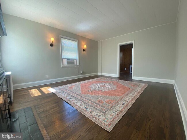 Foto del edificio - 5212 Biddison Ln