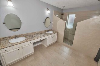 Building Photo - 5216 Spring Branch Dr
