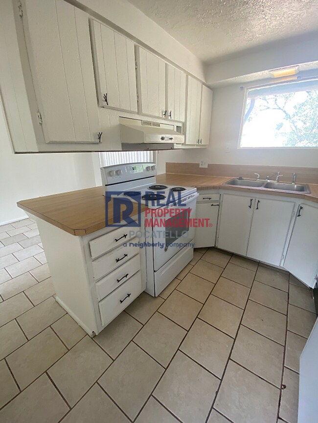 Foto del edificio - 2 Bed 2 Bath Duplex