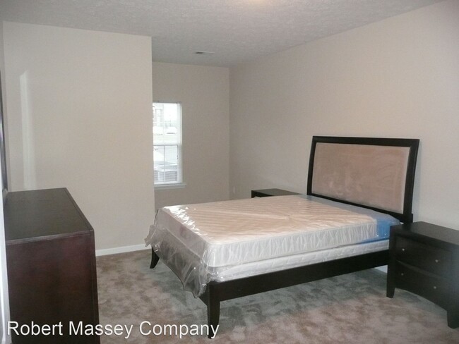 Building Photo - 9400 Clubview Dr