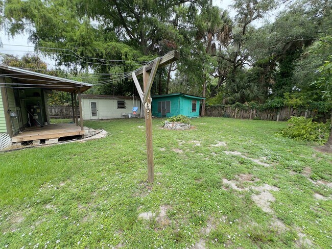 Building Photo - 176 E Yeomans Ave