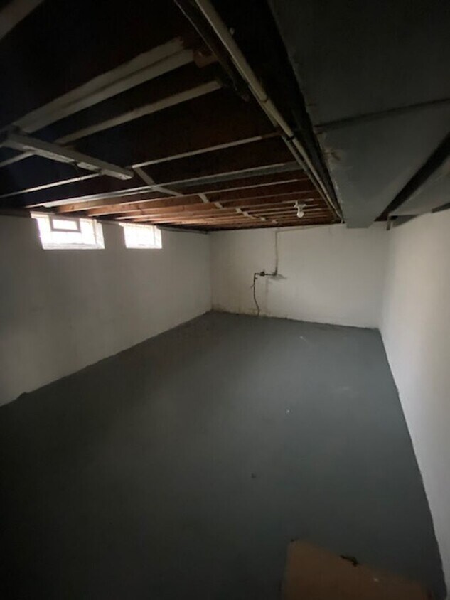 Primary Photo - 3 Bedroom, 1 Ba Ranch