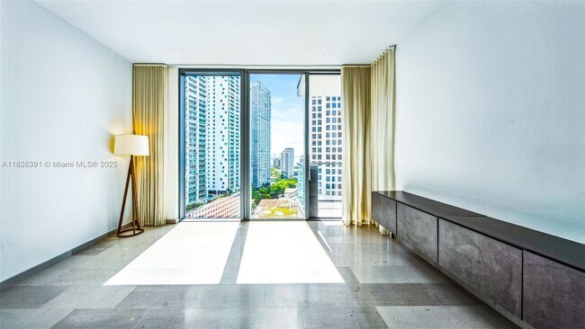 Foto del edificio - 68 SE 6th St
