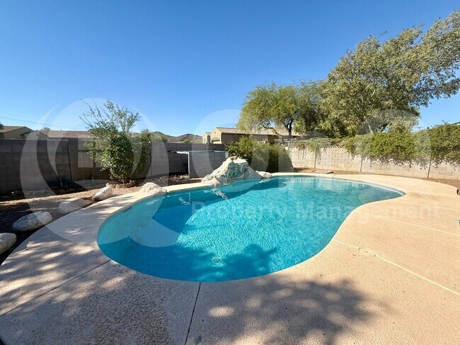 Building Photo - 8667 N Golden Moon Way