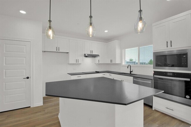 Foto del edificio - 2725 Woodall Drive Unit 2201