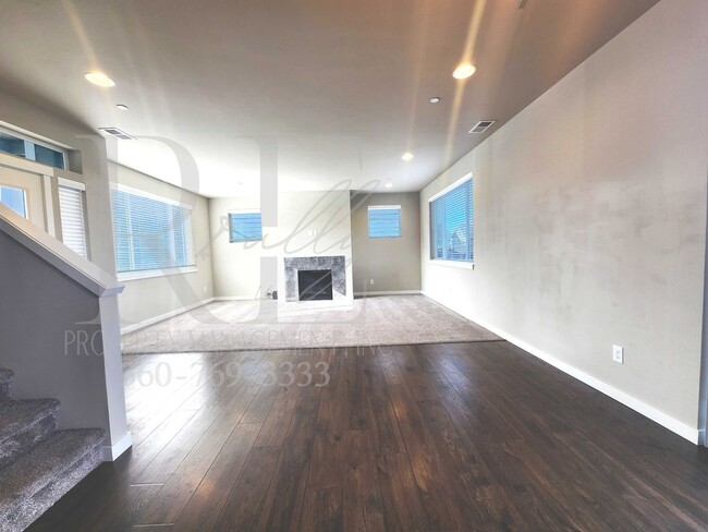 Building Photo - Stunning Large Home by YMCA