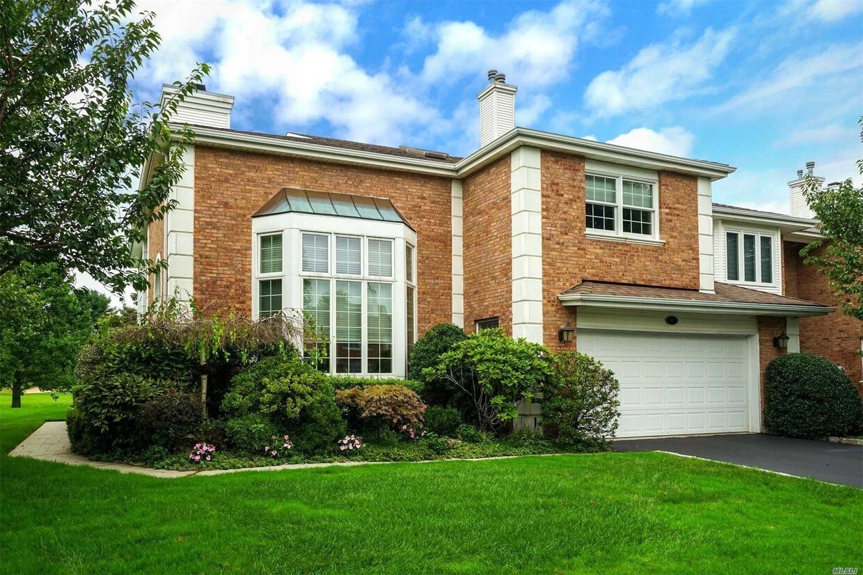 52 Hamlet Dr, Commack, NY 11725 House Rental in Commack, NY