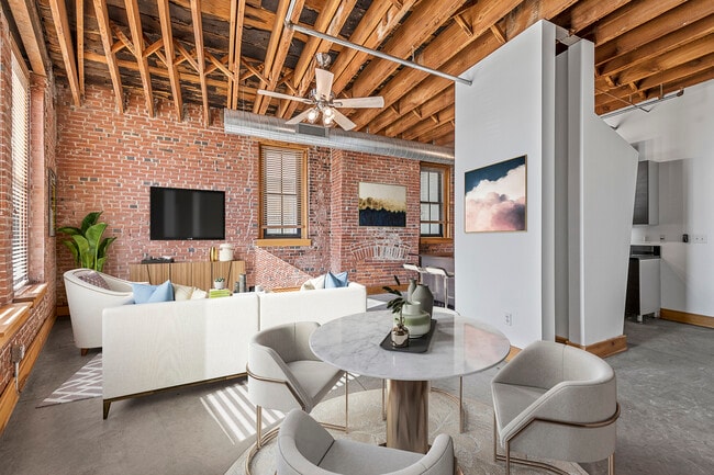 Building Photo - GW Lofts