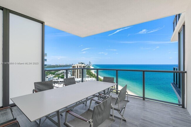 Foto del edificio - 9703 Collins Ave