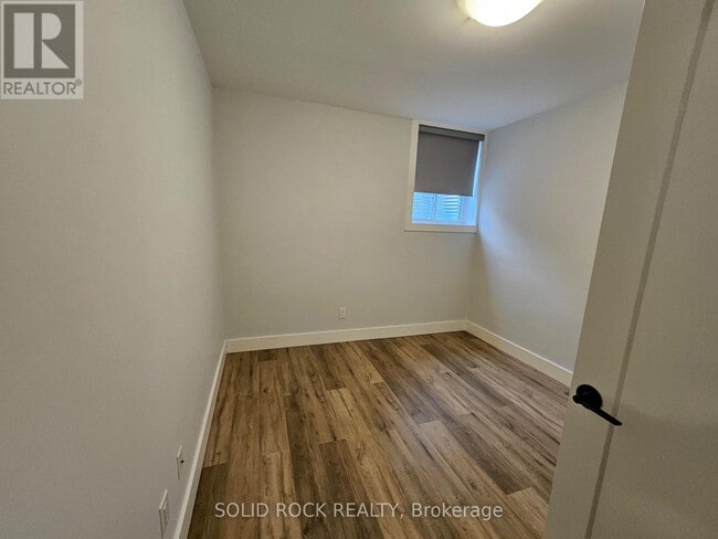 Photo du bâtiment - 846 Alpine Ave