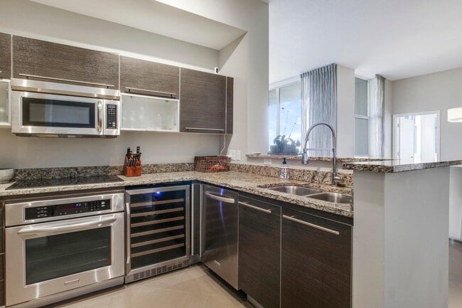 Building Photo - 550 Okeechobee Blvd