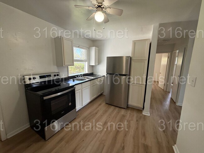 Foto del edificio - $950 - **COMING SOON** 2 bedroom / 1 bathroom - Haysville Single Family Home