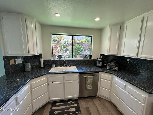 Foto del edificio - 6772 Pheasant Ln