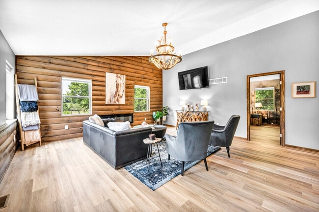 Foto del edificio - 23120 Bates Rd