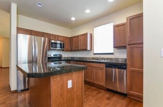 Building Photo - 1718 Delaford Pl