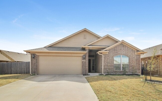 Charming 3 Bed 2 Bath With Office - Charming 3 Bed 2 Bath With Office House