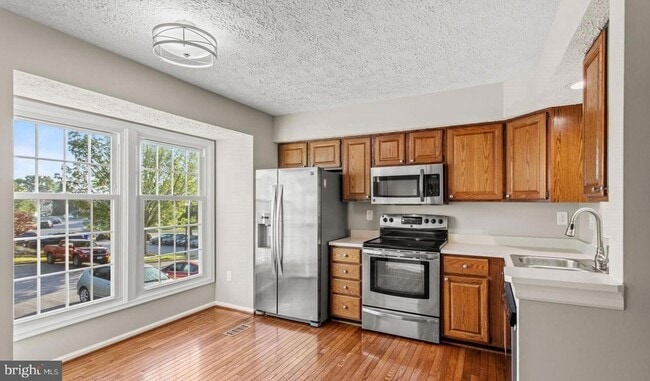Building Photo - 6359 New Haven Ct