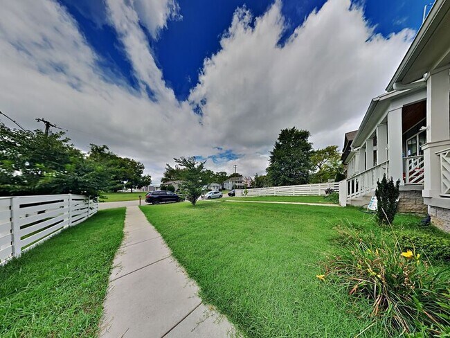 Foto del edificio - 600 45th Ave N