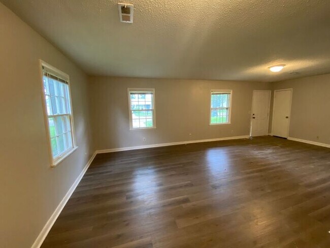 Foto del edificio - Pre-leasing for an October move in