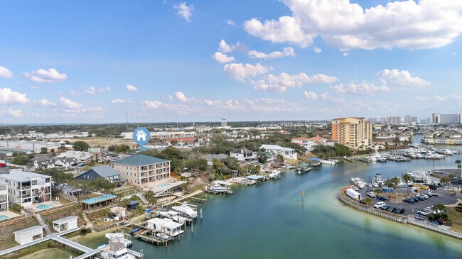Foto del edificio - 724 Harbor Blvd