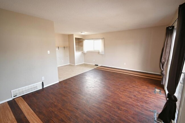 Building Photo - 3 bedroom in Prince George BC V2L 2H2