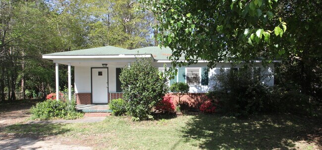 Foto del edificio - House For Rent Dean Road!