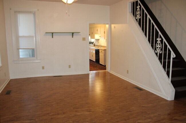 Foto del edificio - 224 N Main St