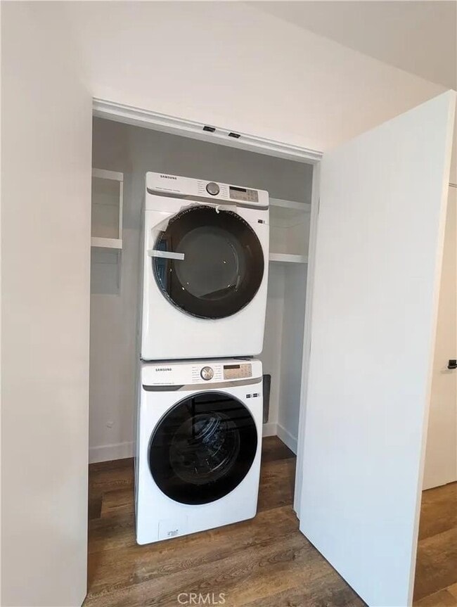 Building Photo - 11141 Strathern St