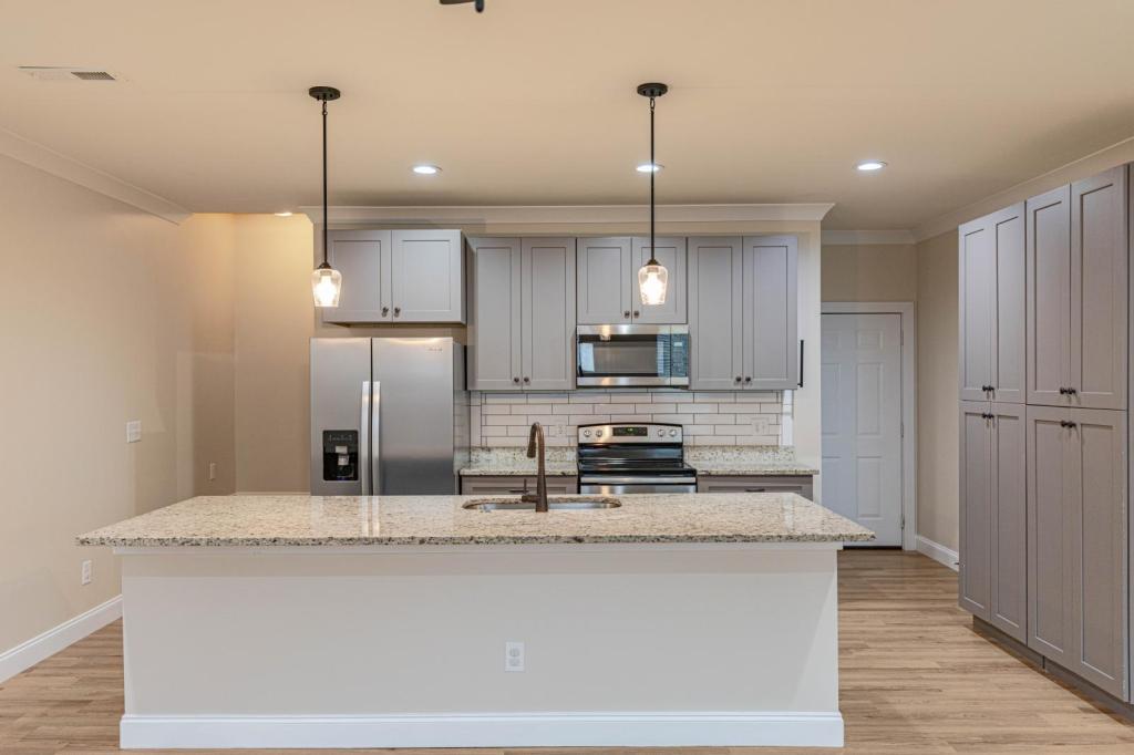 Foto principal - 1741 Arbor Hls Dr SE