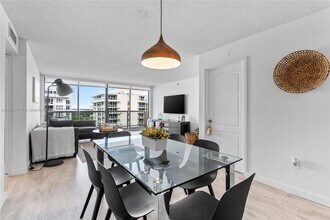 Building Photo - 5757 Collins Ave