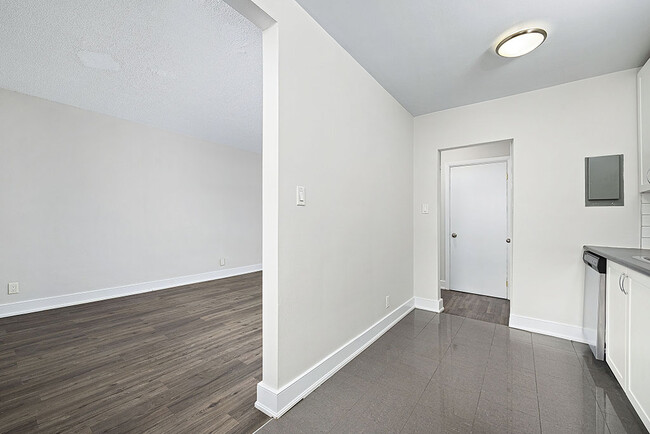 Building Photo - 9 Craigton Drive