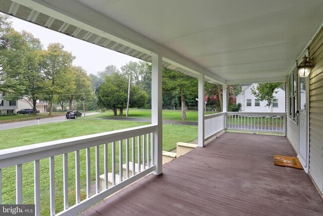 Foto del edificio - 7904 Savage Guilford Rd