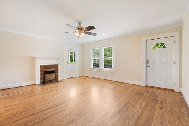 Foto del edificio - Available now! Lovely 3 bed/1 bath Home in...
