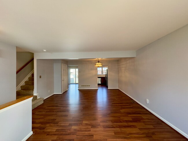 Building Photo - Spacious 3-Bedroom Townhome with Modern Am...