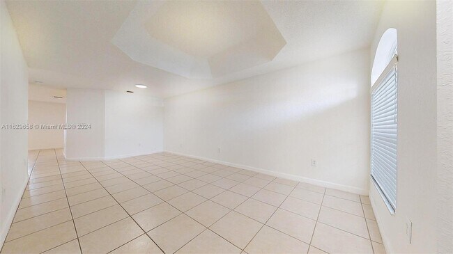 Building Photo - 5100 NW 116th Ct