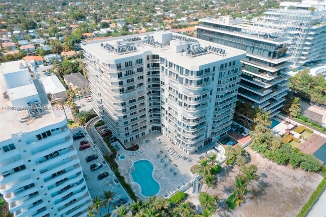 Building Photo - 8925 Collins Ave