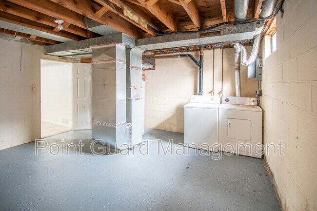 Building Photo - 604 Cordes Dr