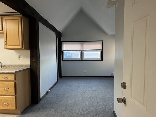 Building Photo - 52 Hawley Ave