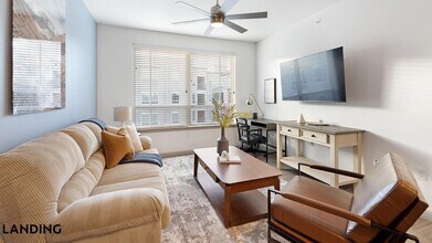 Building Photo - 1001 S Center St