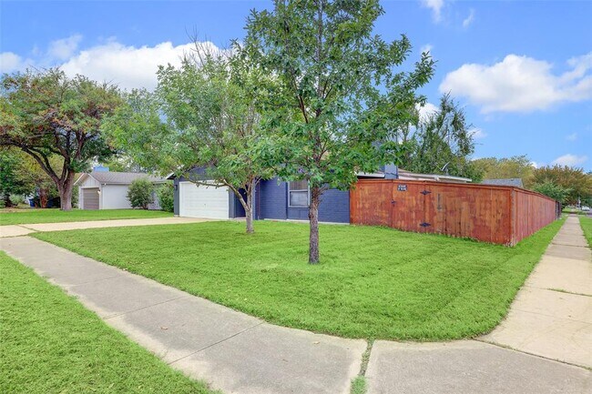 Building Photo - 6300 Capriola Dr