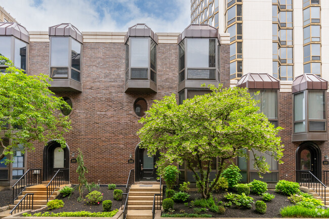 Building Photo - Wanamaker House