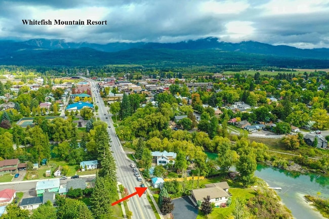 Building Photo - 583 Baker Ave