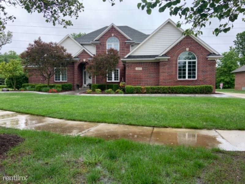 8 br, 3.5 bath House 14277 Barton Dr House for Rent in Washington