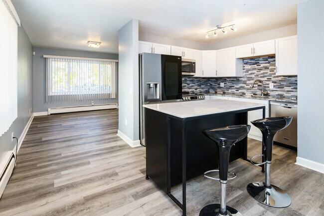 Building Photo - 3016 Pleasant Ave