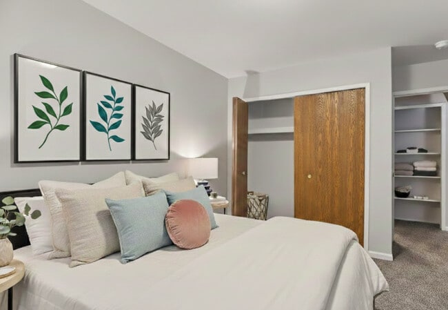 Building Photo - The Highlands Apartments