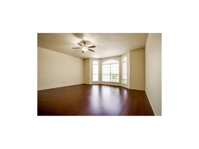 Foto del edificio - 133 Oakbluff Dr