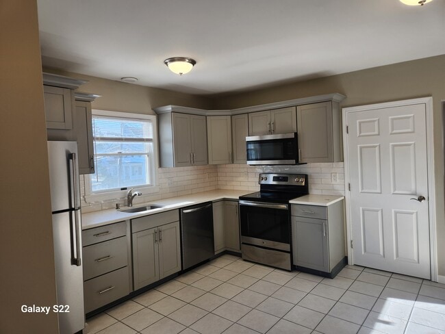 Photo - 20 Pleasant St Apartments